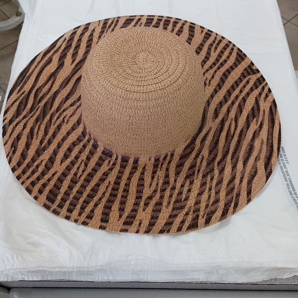 Unclaimeddrycleanering Top 10% Seller - Picture 16 of 16